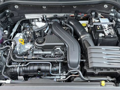 New 2026 Volkswagen Taos SE FWD image 31