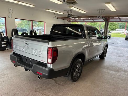 Used 2024 Honda Ridgeline Sport image 15