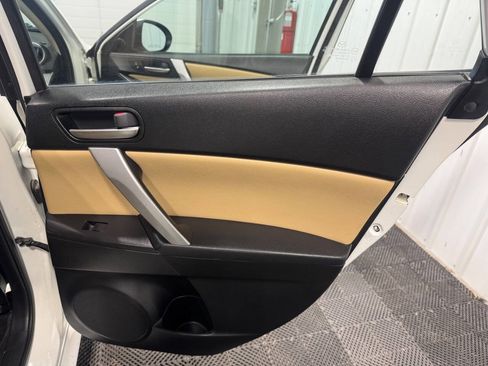 Used 2013 MAZDA MAZDA3 i Grand Touring image 23