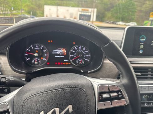 Used 2022 Kia Telluride SX w/ SX Prestige Package AWD/4WD image 4