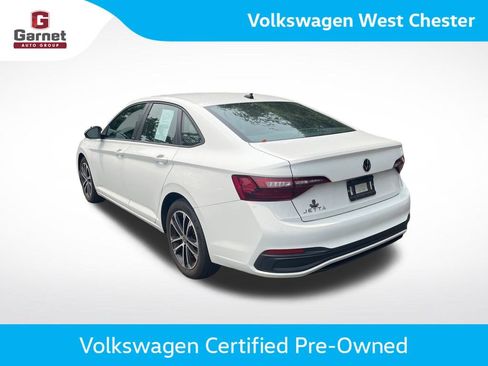Certified 2024 Volkswagen Jetta Sport FWD image 3