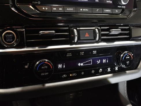 Used 2023 Nissan Pathfinder SV image 24