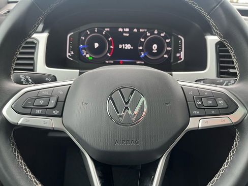 Certified 2022 Volkswagen Atlas Cross Sport SE image 21