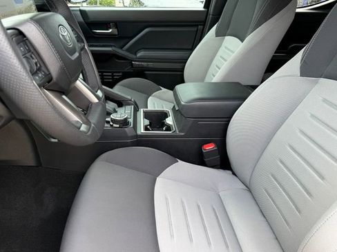 Used 2025 Toyota Tacoma TRD Off-Road image 12