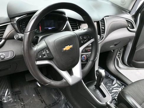 Used 2019 Chevrolet Trax LT w/ LT Convenience Package image 15