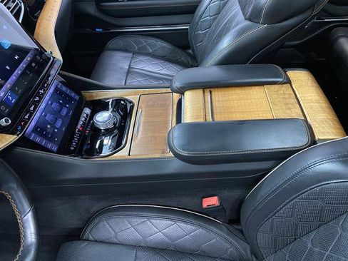 Used 2022 Jeep Grand Wagoneer Series III image 22