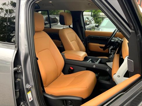 Certified 2023 Land Rover Defender 110 SE AWD/4WD image 8