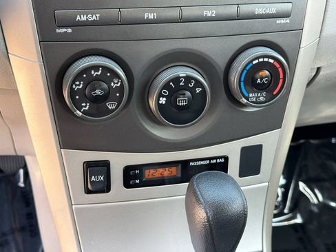 Used 2011 Toyota Corolla LE FWD image 22
