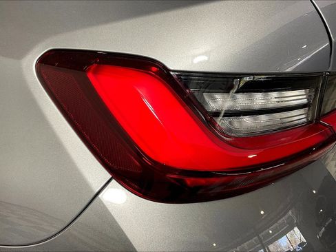 Certified 2025 BMW 330i xDrive Sedan w/ Convenience Package image 32