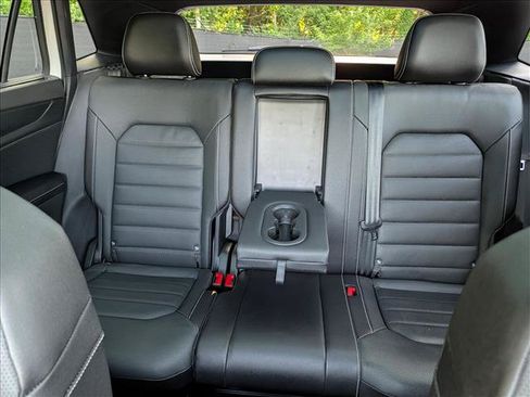 Certified 2025 Volkswagen Atlas Cross Sport SEL R-Line AWD/4WD image 20