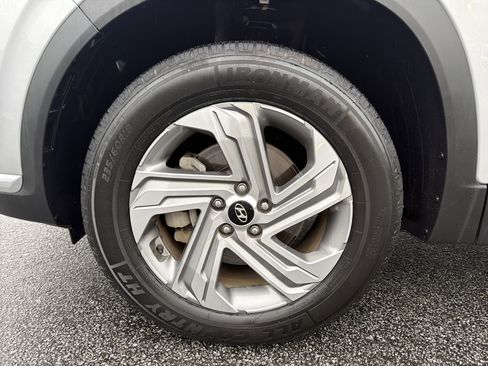 Used 2023 Hyundai Santa Fe SEL w/ Premium Package image 12