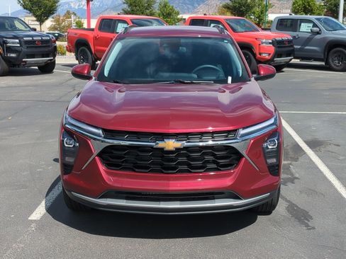 Used 2024 Chevrolet Trax LT image 11