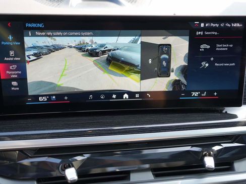 Used 2025 BMW X7 M60i image 30