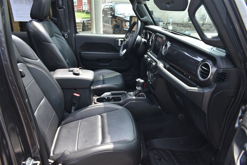 Used 2021 Jeep Wrangler Unlimited Sahara AWD/4WD image 28