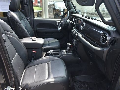 Used 2021 Jeep Wrangler Unlimited Sahara AWD/4WD image 28