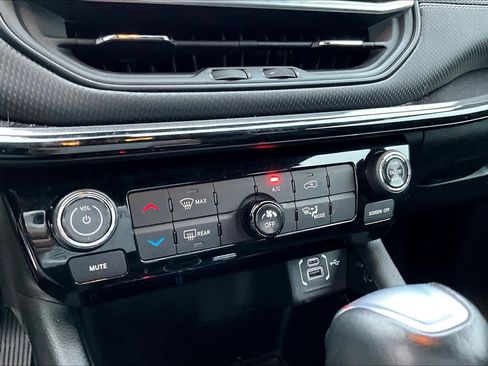 Used 2023 Jeep Compass Altitude image 23