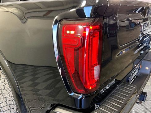 Used 2022 GMC Sierra 2500 Denali w/ Denali Ultimate Package AWD/4WD image 42