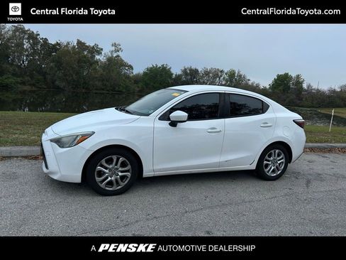 Used 2017 Toyota Yaris iA image 1
