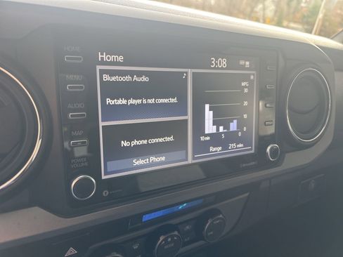 Used 2023 Toyota Tacoma TRD Sport w/ Technology Package image 16