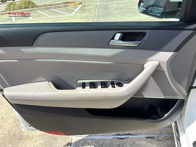 Used 2017 Hyundai Sonata SE FWD image 17