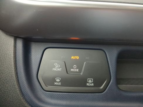 New 2025 Volkswagen ID. Buzz Pro S image 17