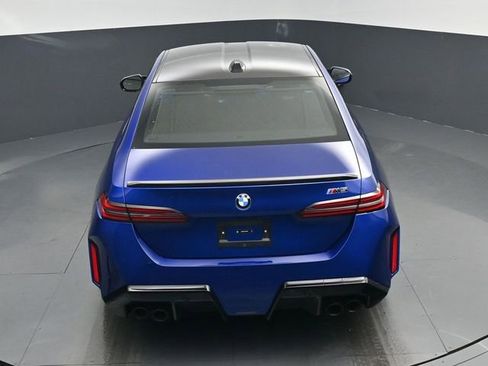 Used 2025 BMW M5 w/ Carbon Package image 25
