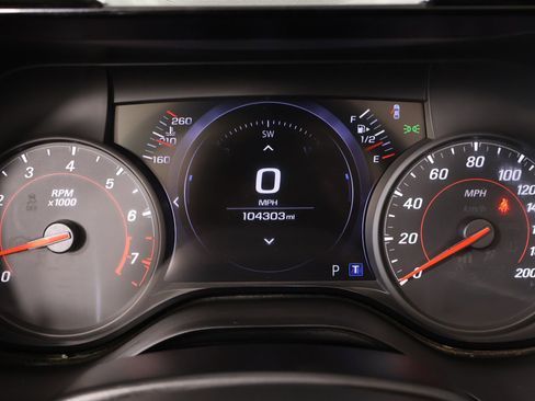 Used 2019 Chevrolet Camaro SS image 4