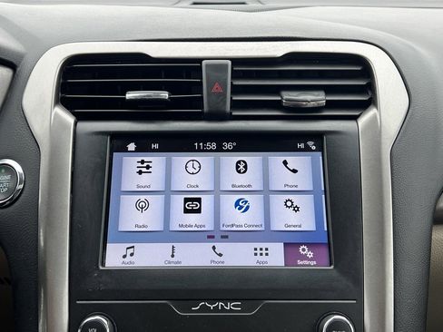 Used 2019 Ford Fusion SEL image 25