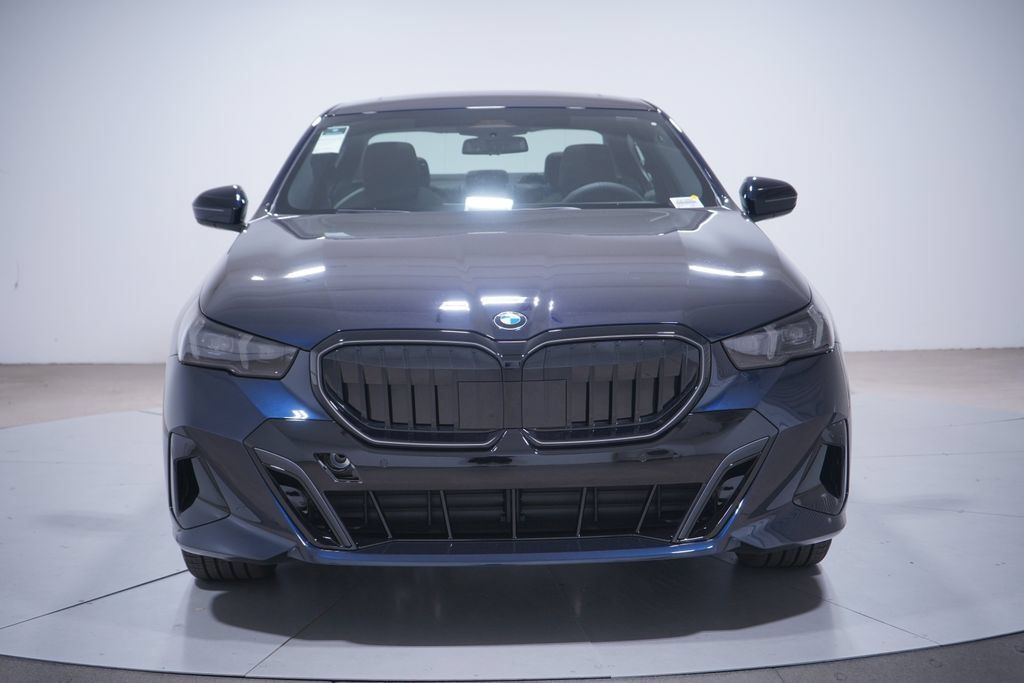 Used 2026 BMW 530i w/ M Sport Package RWD image 4