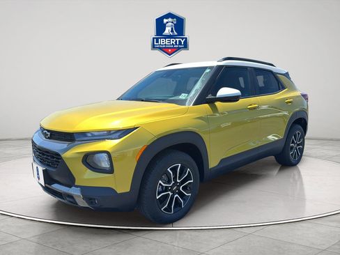 Used 2023 Chevrolet TrailBlazer ACTIV w/ Sun and Liftgate Package AWD/4WD image 3