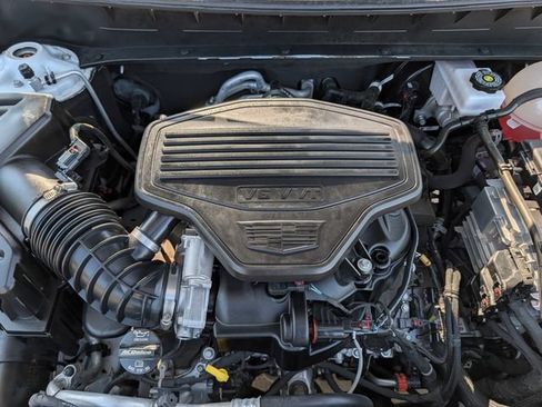Used 2025 Cadillac XT6 Premium Luxury w/ Technology Package FWD image 31