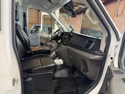 Used 2022 Ford Transit 350 DRW RWD image 24