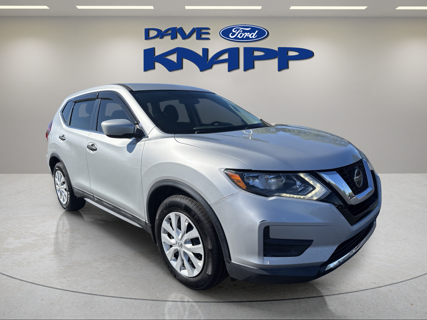 Used 2018 Nissan Rogue S FWD image 1