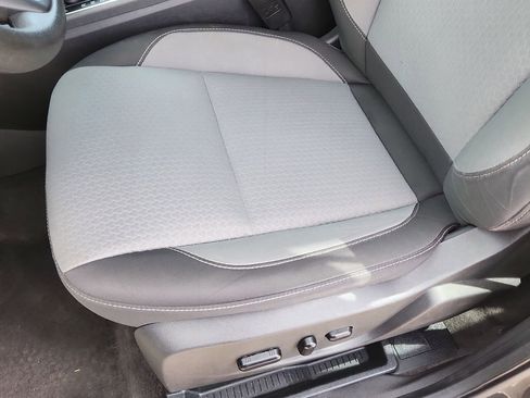 Used 2019 Ford Escape SE image 9