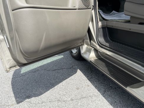 Used 2003 Chevrolet Astro RWD image 8