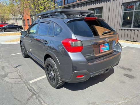 Used 2017 Subaru Crosstrek 2.0i Premium w/ Moonroof Package AWD/4WD image 3