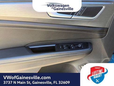 Certified 2025 Volkswagen Atlas Cross Sport SE image 15