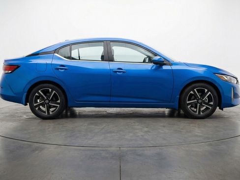 Used 2025 Nissan Sentra SV FWD image 11