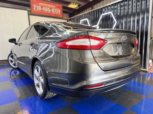 Used 2016 Ford Fusion SE w/ Equipment Group 201A image 21