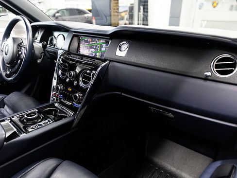 Used 2020 Rolls-Royce Cullinan image 38