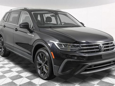 Certified 2024 Volkswagen Tiguan SE AWD/4WD image 12