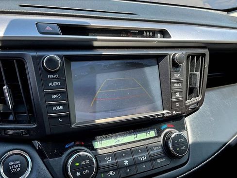 Used 2018 Toyota RAV4 Limited FWD image 16