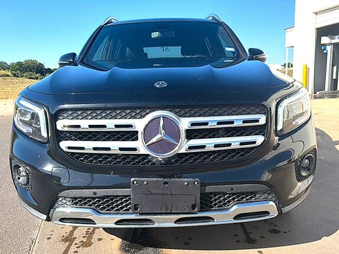 Used 2021 Mercedes-Benz GLB 250 image 2