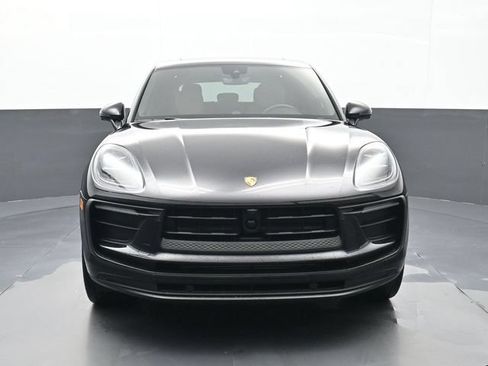 Certified 2025 Porsche Macan AWD/4WD image 26