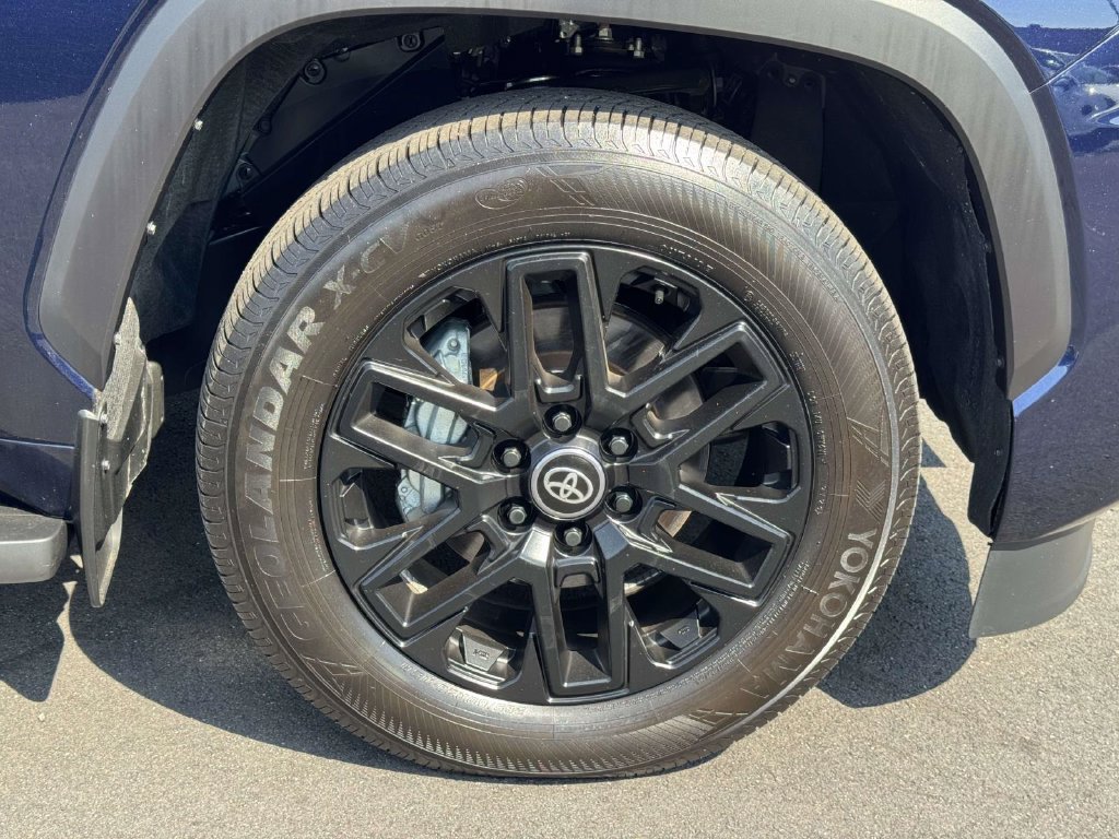 Used 2025 Toyota Sequoia Limited w/ Tow Technology Package AWD/4WD image 29
