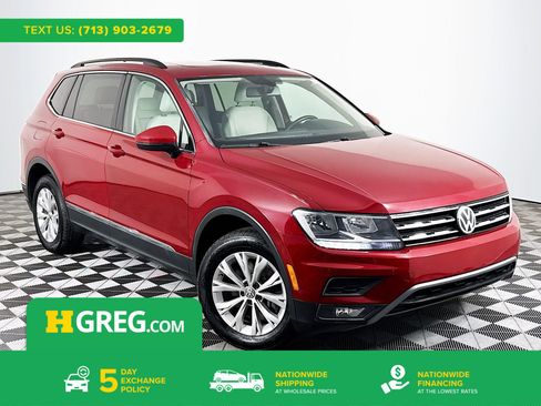 Used 2018 Volkswagen Tiguan SE w/ Panoramic Sunroof Package image 1