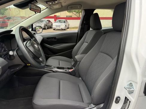 Used 2025 Toyota Corolla LE image 24