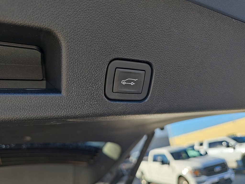 Used 2026 Chevrolet Traverse LT AWD/4WD image 7