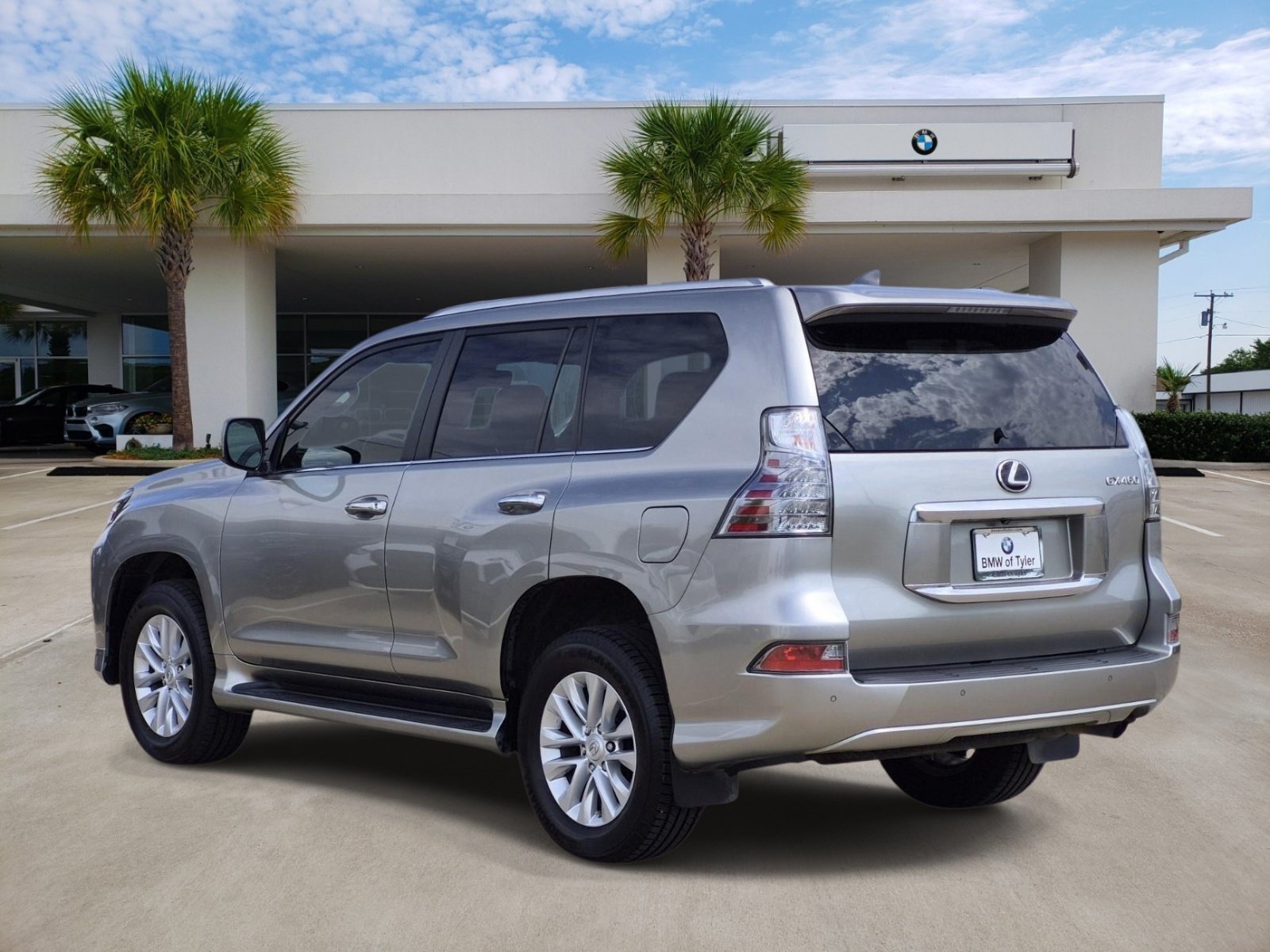 Used 2023 Lexus GX 460 Premium w/ Premium Plus Package AWD/4WD image 4
