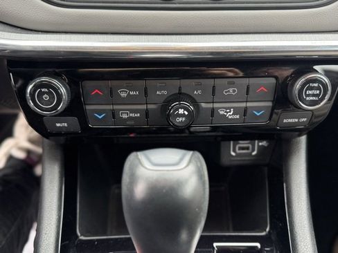 Certified 2023 Jeep Compass Limited image 18